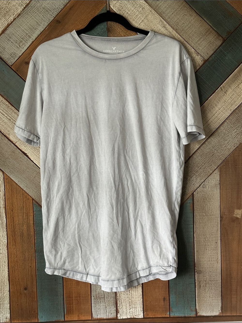 American Eagle Outfitters Men's Pale Gray Crew Neck Short Sleeve Tee
